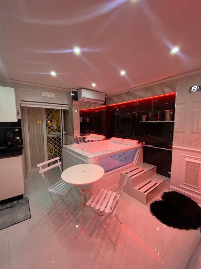 Samm B&B Porta San Gennaro Наполи Екстериор снимка